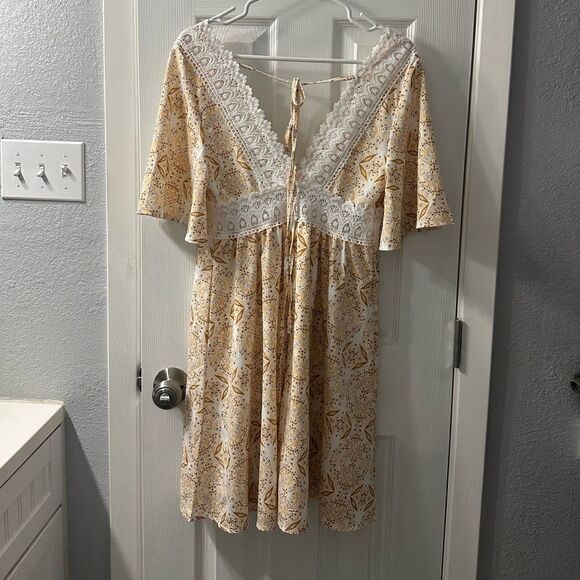 SHEIN Maternity Allover Print Flounce Sleeve Guipure Lace Panel Dress medium - Picture 4 of 11